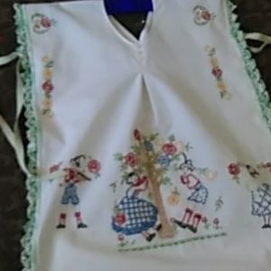 Child's pinafore/ apron